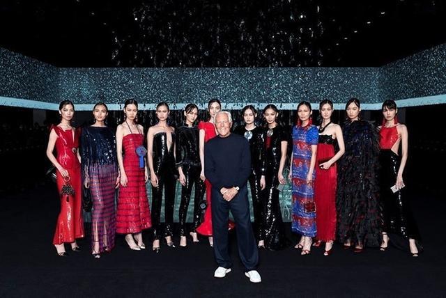 AG真人平台米兰时装周-乔治· 阿玛尼(Giorgio Armani)2021春(图2)