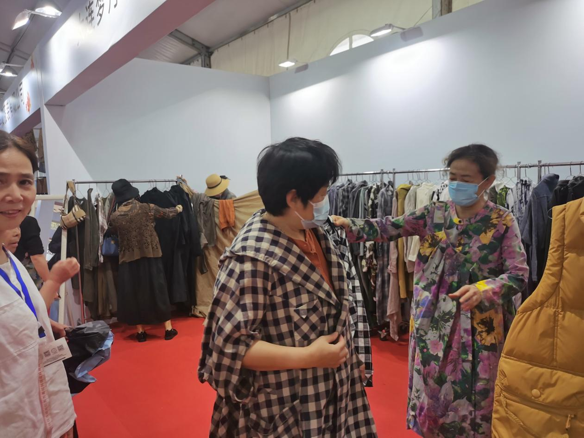 百年天津街 秀动新时尚 ——2023大连服装服饰展览会盛装启幕AG真人官网(图2)